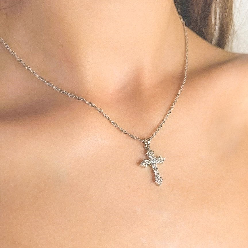 Sidabrinis rodžiuotas kryželis su cirkoniais ir grandinėle