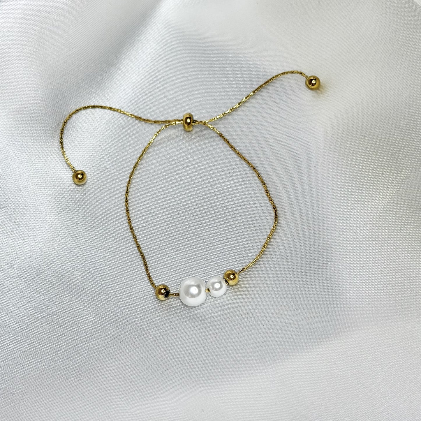 Auksuota apyrankė su perlais