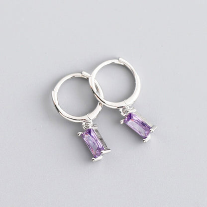 Sidabriniai rodžiuoti auskarai su violetiniais cirkoniais