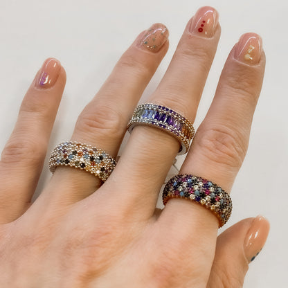 8mm sidabrinis žiedas su 5 spalvotų cirkonių eilėmis