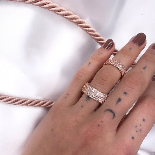 Sidabrinis paauksuotas žiedas su 5 eilėmis cirkonių