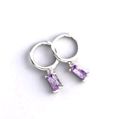 Sidabriniai rodžiuoti auskarai su violetiniais cirkoniais