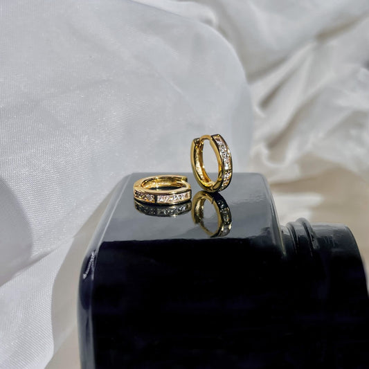 Sidabrinės auksuotos 1,5 cm rinkutės su cirkoniu