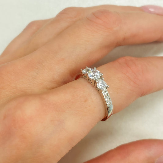 Sidabrinis rodžiuotas žiedas su cirkoniu