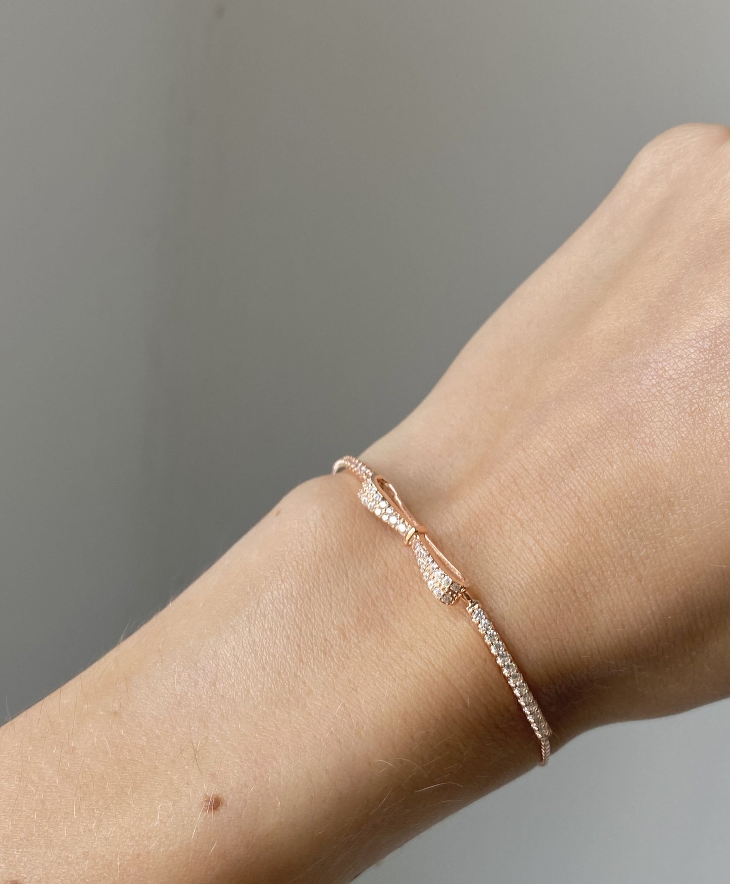 Sidabrinė paauksuota apyrankė su banteliu