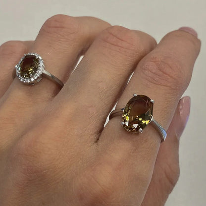 Sidabrinis žiedas su ovaliu sultanitu