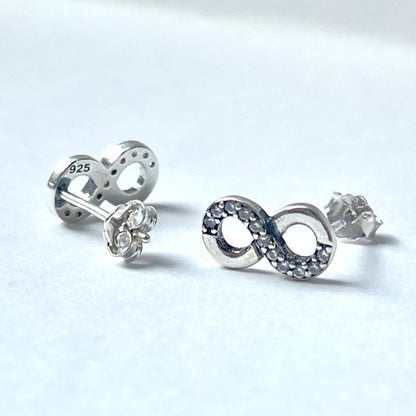 Sidabriniai auskariukai Begalybė