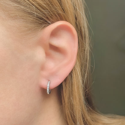 1,2 - 2,5 cm sidabrinės rodžiuotos rinkutės su cirkoniais