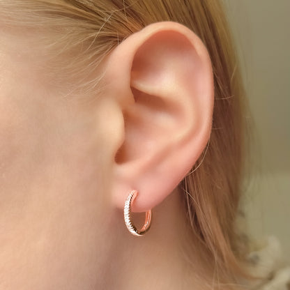 1,2 - 2,5 cm sidabrinės paauksuotos rinkutės su cirkoniais