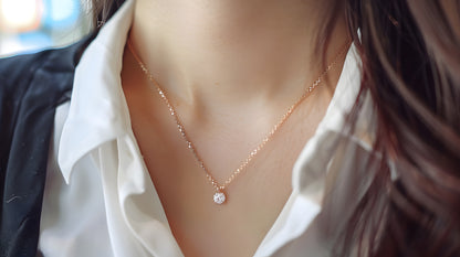 Cirkonio pakabukas su grandinėle