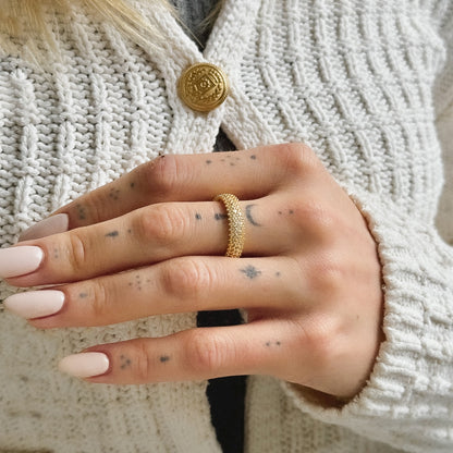 Sidabrinis auksuotas žiedas su 3 eilėmis cirkonių