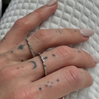 Sidabrinis rodžiuotas žiedas su cirkoniais