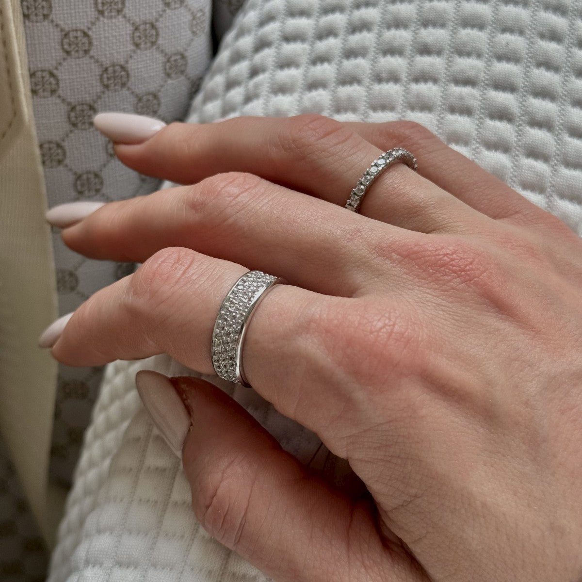 Sidabrinis rodžiuotas 2,5 mm žiedas su cirkoniais