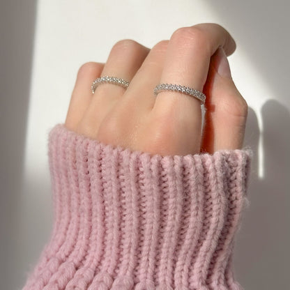 Sidabrinis žiedas su cirkonių juostele