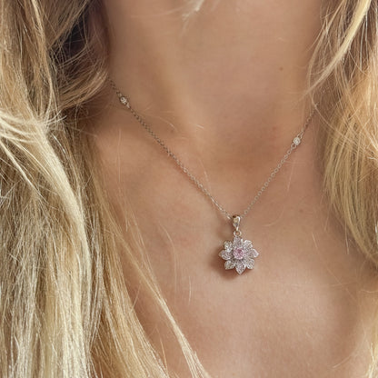 Sidabrinis rodžiuotas pakabukas "Gėlytė" su rožiniu cirkoniu ir grandinėle