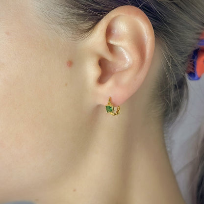 Sidabrinės auksuotos 1,1 cm rinkutės su žaliu cirkoniu