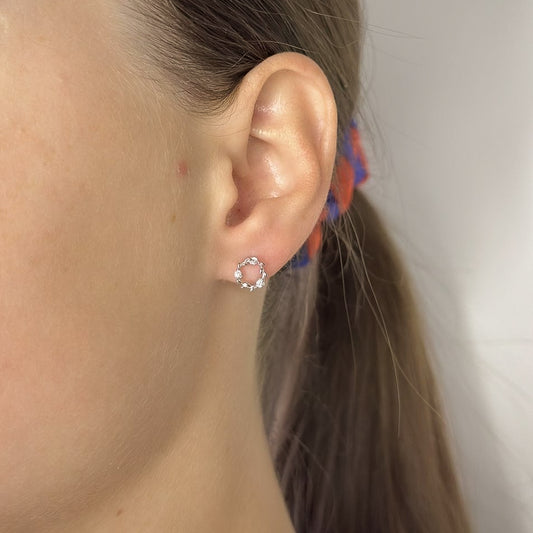 Sidabriniai rodžiuoti apvalūs auskarai su cirkoniu