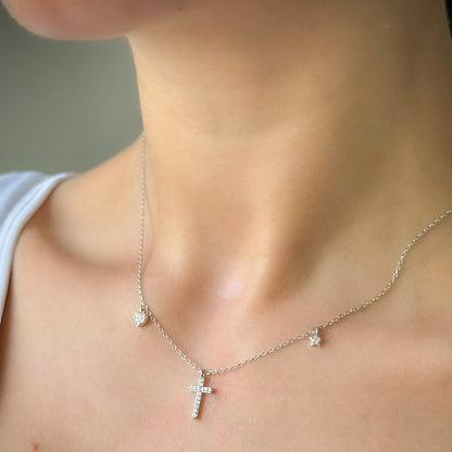 Sidabrinis rodžiuotas kryželis su cirkoniais ir grandinėle