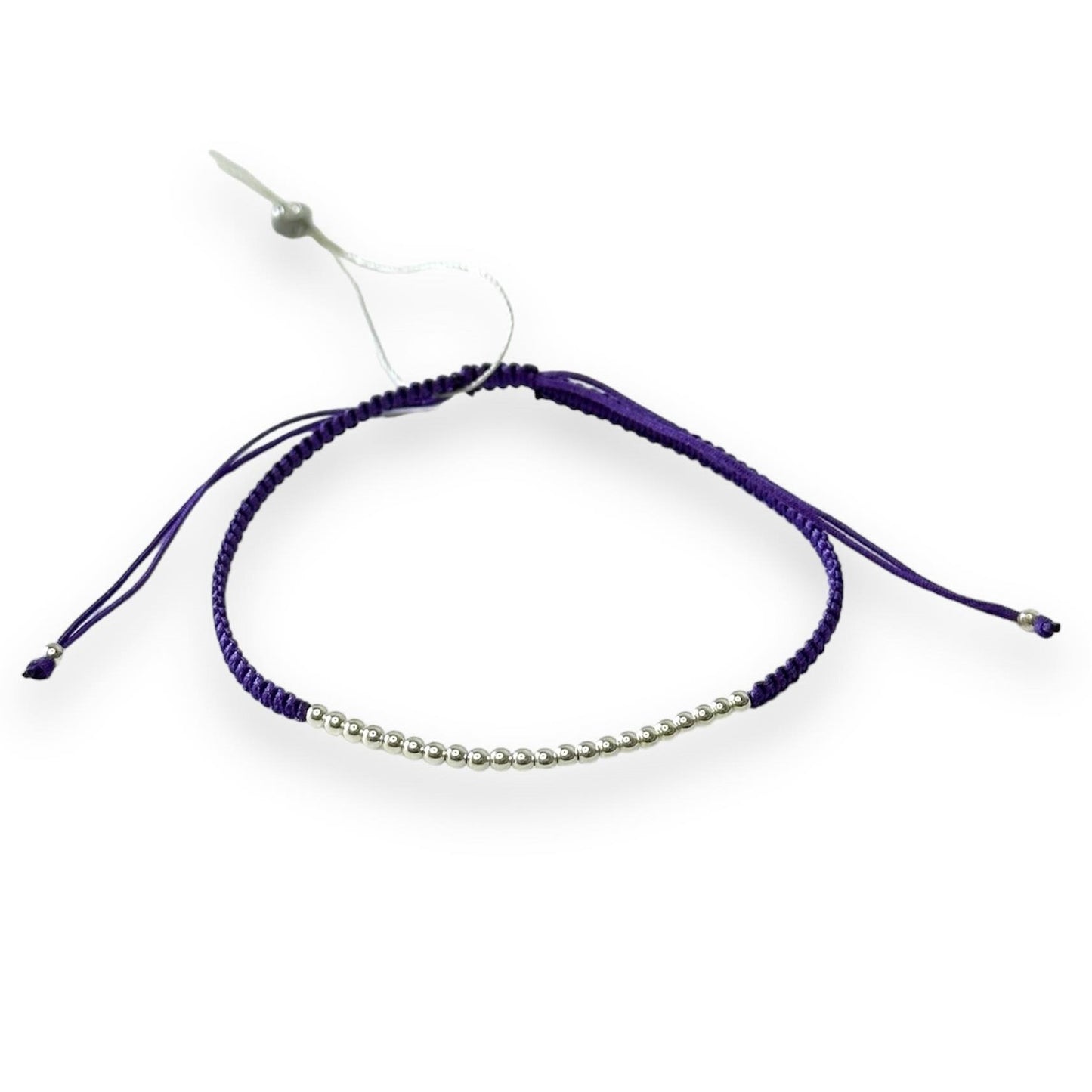 Įvairių spalvų siūlo apyrankės su sidabriniais karoliukais