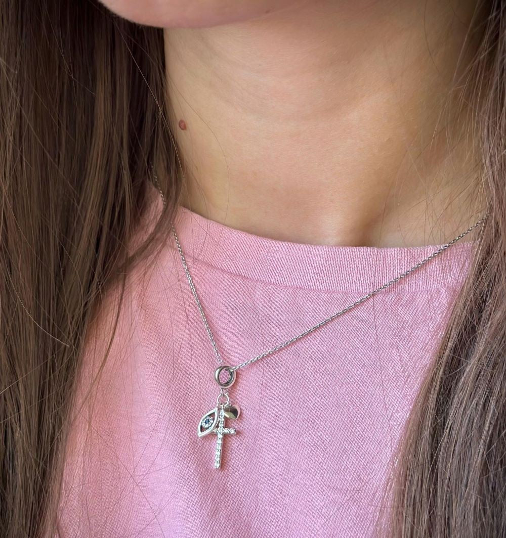 Rodžiuotas pakabukas su kryželiu