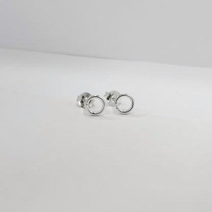 Sidabriniai apvalūs auskariukai