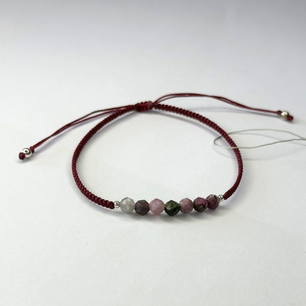 Siūlo apyrankė su turmalino akmenukais