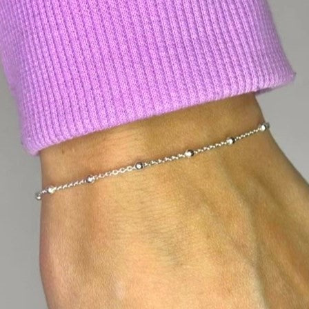 Sidabrinė minimalistinio stiliaus apyrankė su burbuliukais