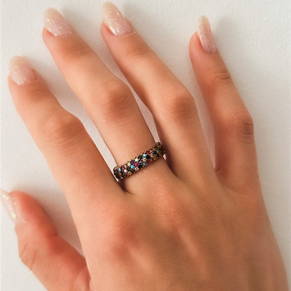 Sidabrinis paauksuotas žiedas su 3 eilėmis spalvotų cirkonių