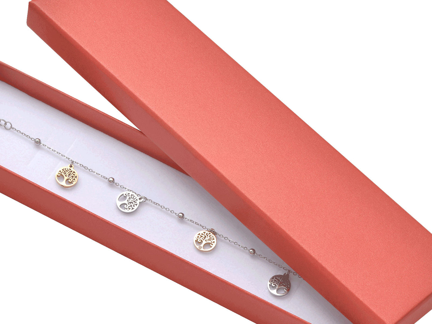 Įvairių spalvų pailgos dėžutės grandinėlėms ar apyrankėms