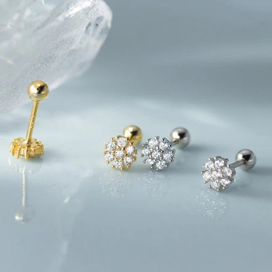 Sidabriniai užsukami auskarai su baltu cirkoniu