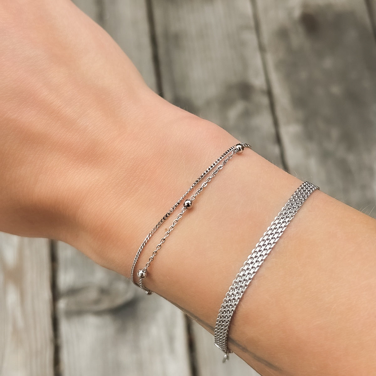 Sidabrinė rodžiuota dviejų gijų apyrankė