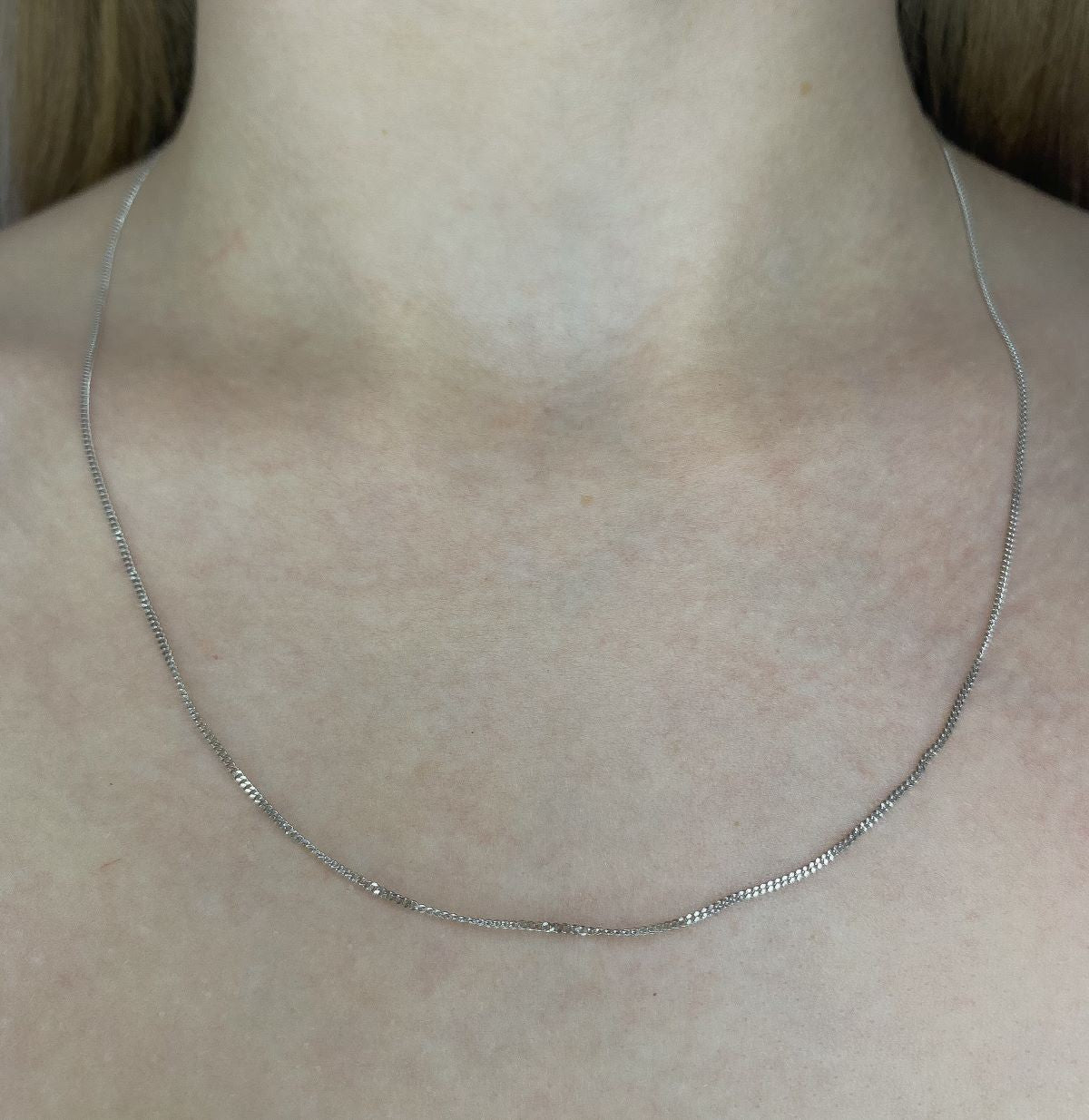 1 - 1,4 g sidabrinė rodžiuota 1 mm pločio grandinėlė "Curb"