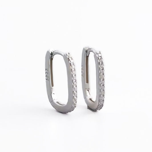 Sidabrinės ovalios rinkutės su cirkoniais