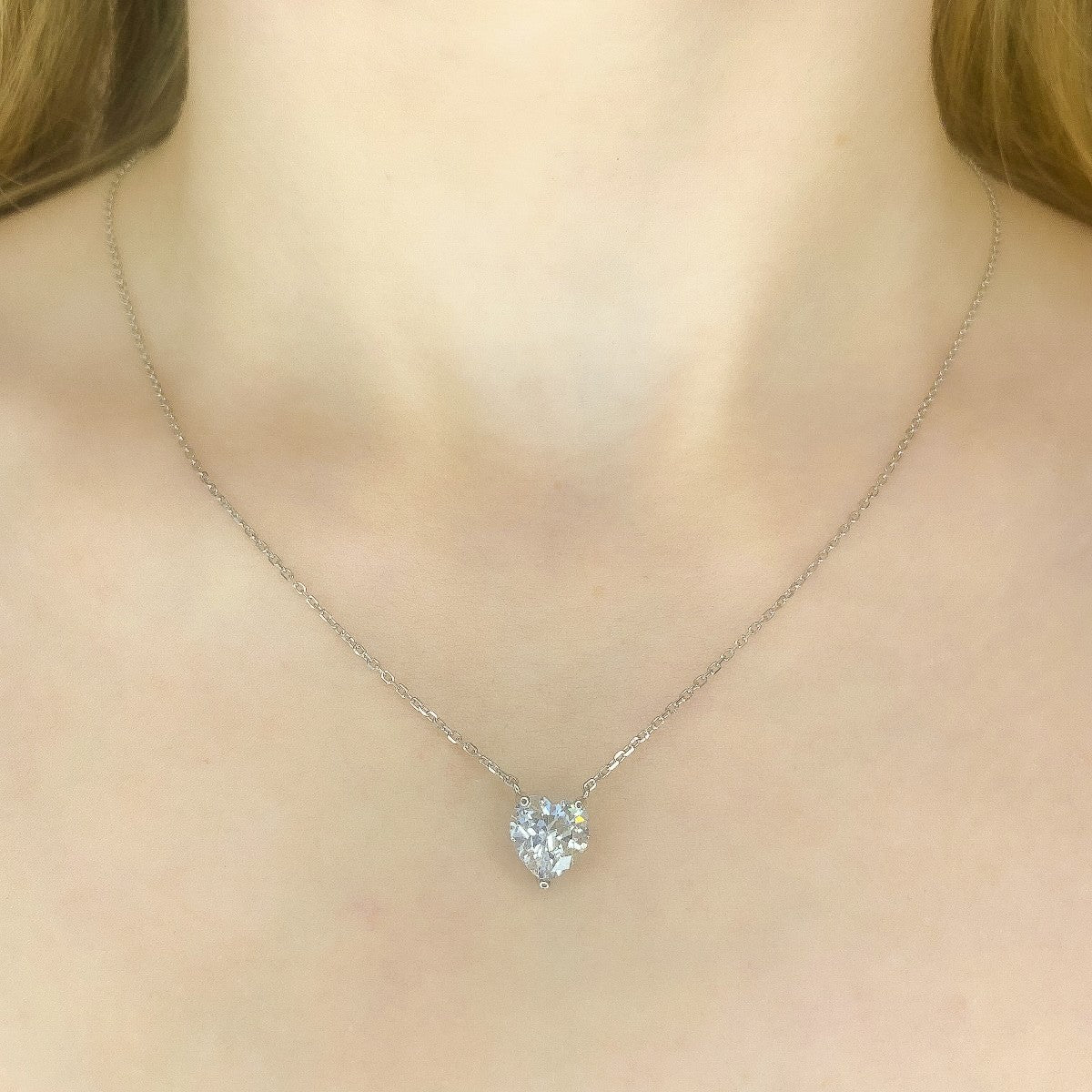 Sidabrinė rodžiuota širdelė su cirkoniu ir grandinėle