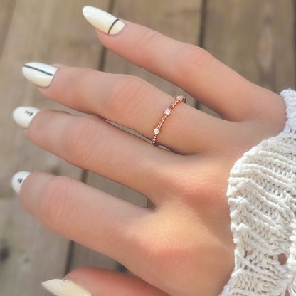 Sidabrinis žiedas su 3 cirkoniais