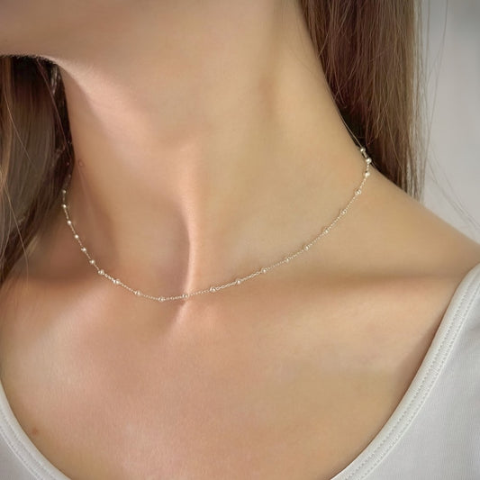 Sidabrinė kolje su burbuliukais