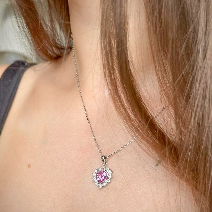Sidabrinė rodžiuota širdelė su rožiniu cirkoniu ir grandinėle