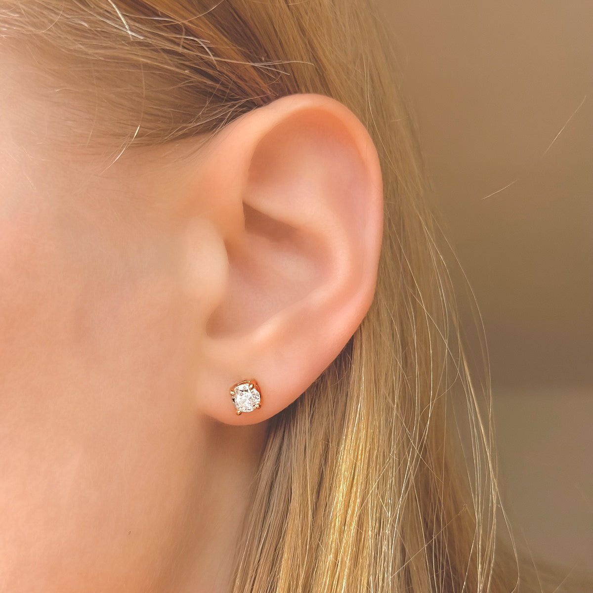 Sidabriniai paauksuoti 2-8 mm vinukai su kristalais