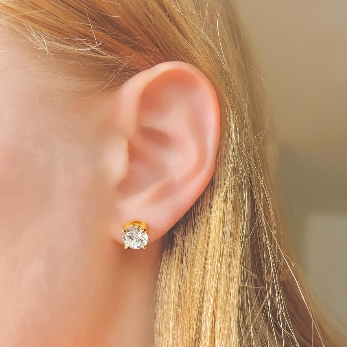 Sidabriniai auksuoti 2-8 mm vinukai su kristalais