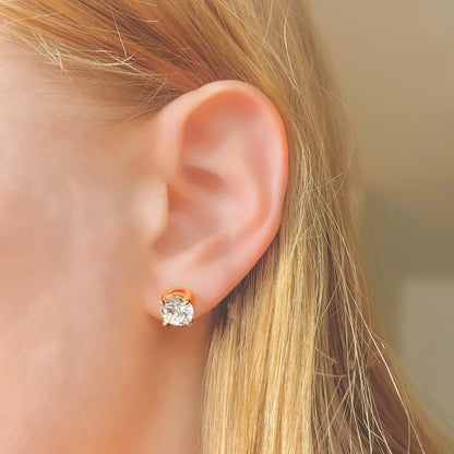 Sidabriniai paauksuoti 2-8 mm vinukai su kristalais