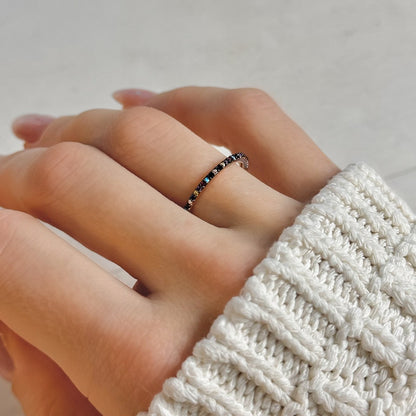 Sidabrinis 1mm žiedelis su spalvotu cirkoniu