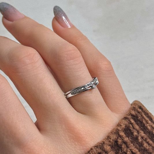 Sidabrinis rodžiuotas reguliuojamo dydžio žiedas su cirkoniais