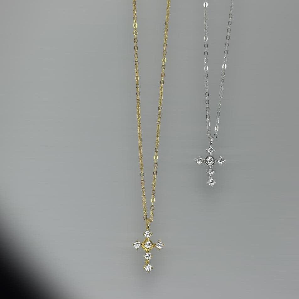 Sidabrinis rodžiuotas kryželis su cirkoniais ir grandinėle