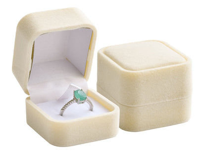 Aksominės dėžutės žiedui ar auskarams