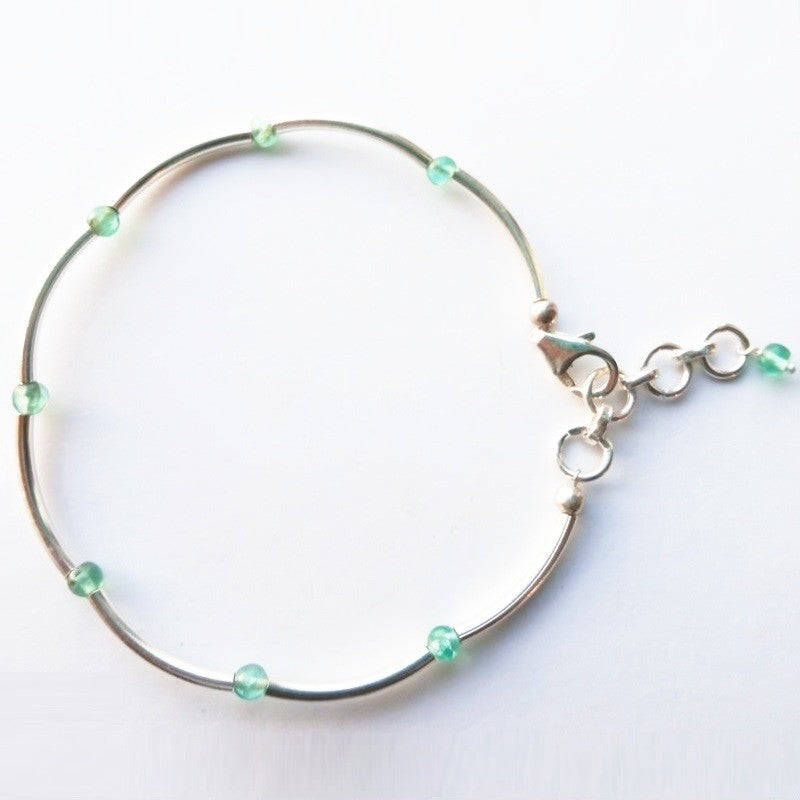 Sidabrinė apyrankė su apatitu