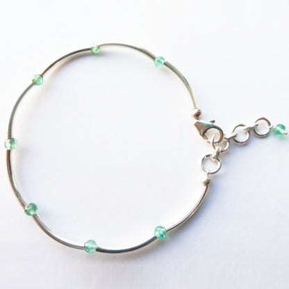 Sidabrinė apyrankė su apatitu