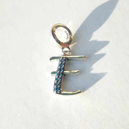 raidės ¦ sidabriniai pakabukai su cirkoniu