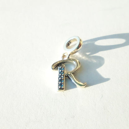 raidės ¦ sidabriniai pakabukai su cirkoniu