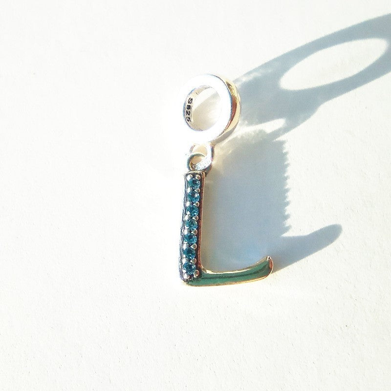 raidės ¦ sidabriniai pakabukai su cirkoniu