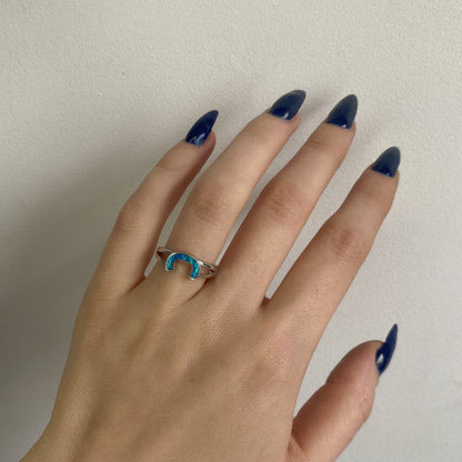 Sidabrinis rodžiuotas žiedas su opalu